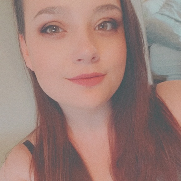 Meet your Posher, Hailey - Picture 1 of 1